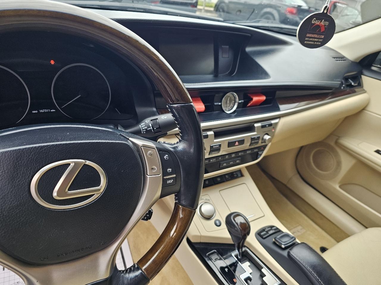 Lexus ES 350 Sedan 2015