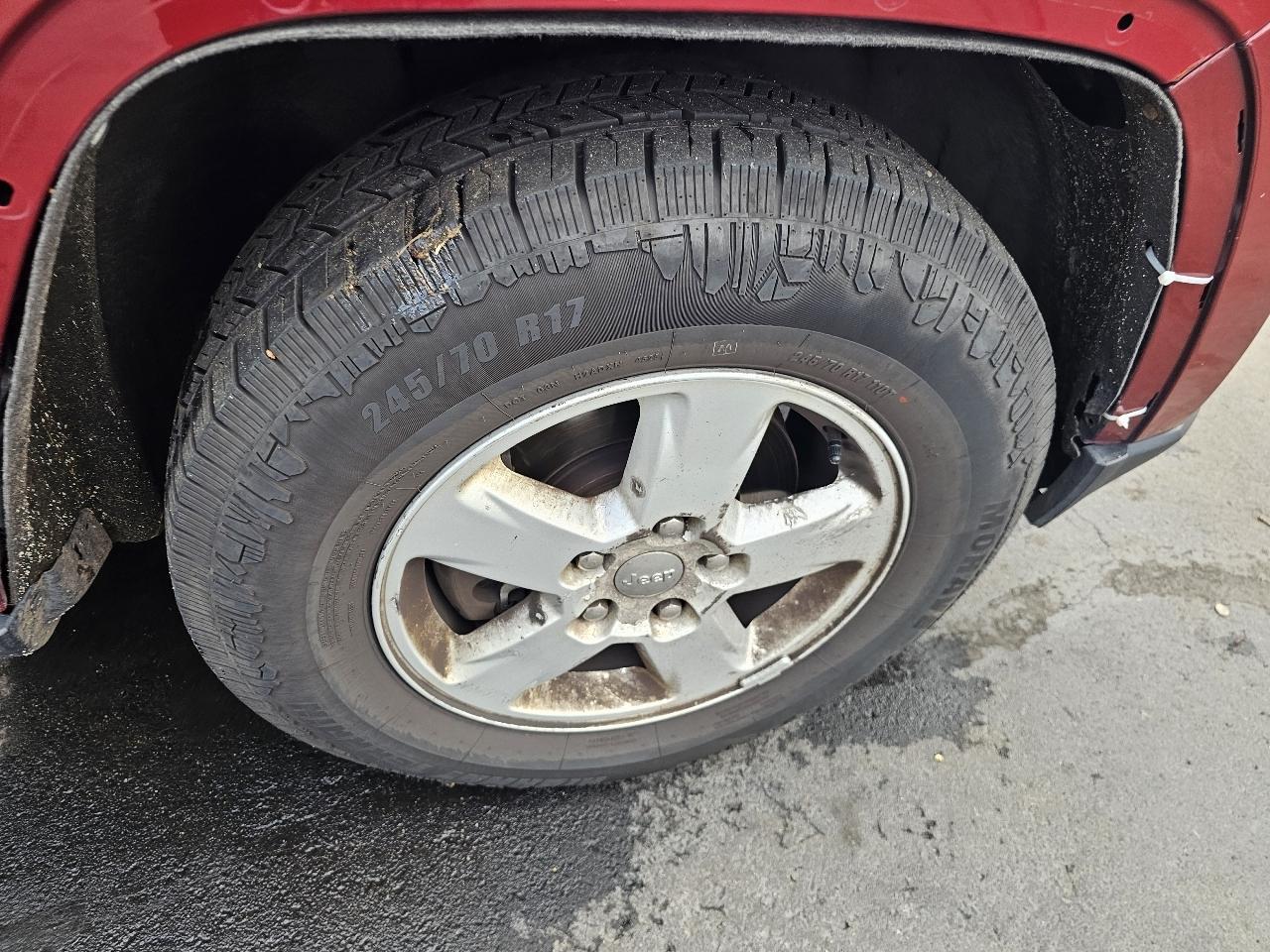 Jeep Grand Cherokee Laredo 4WD 2012