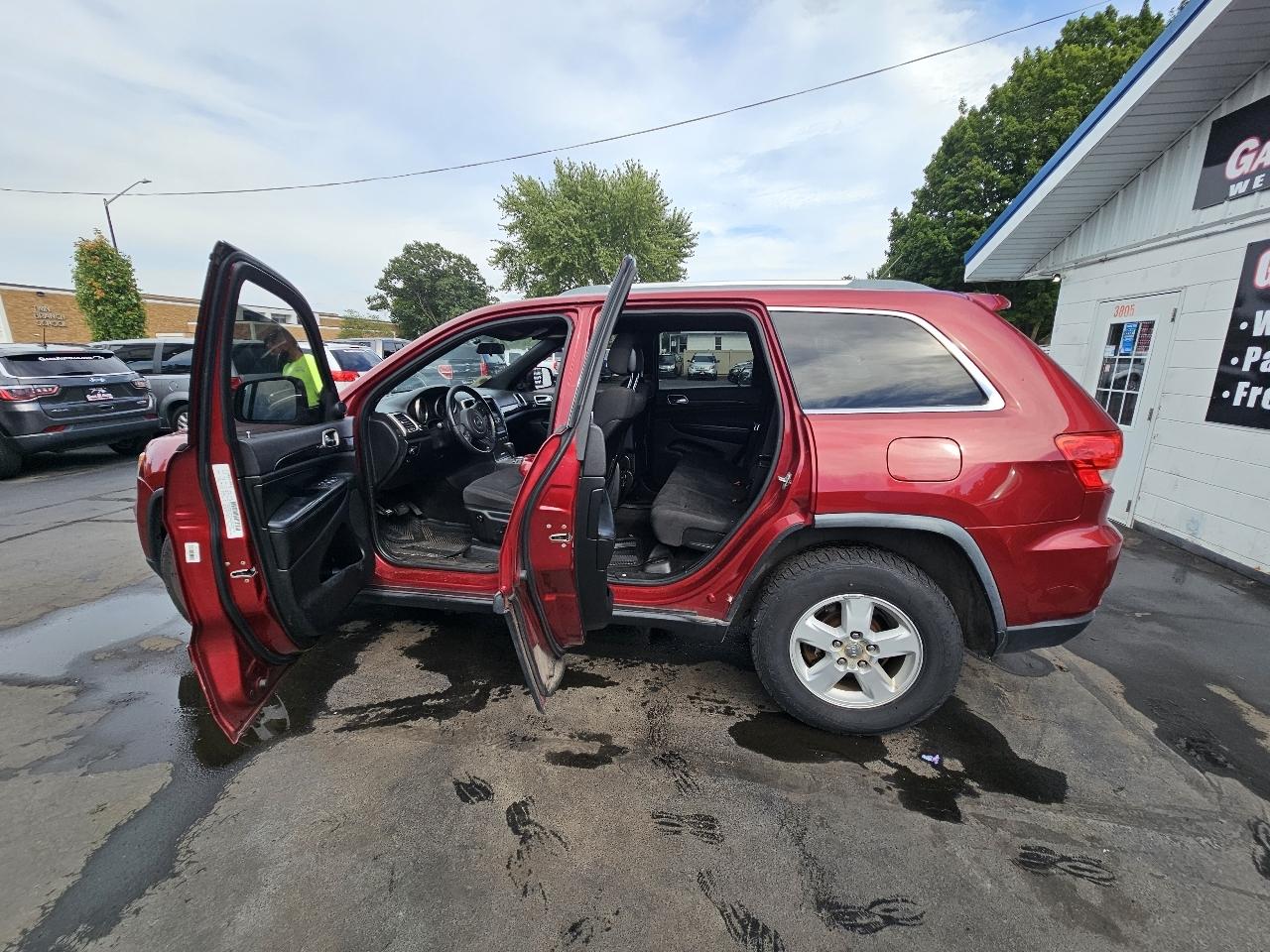 Jeep Grand Cherokee Laredo 4WD 2012