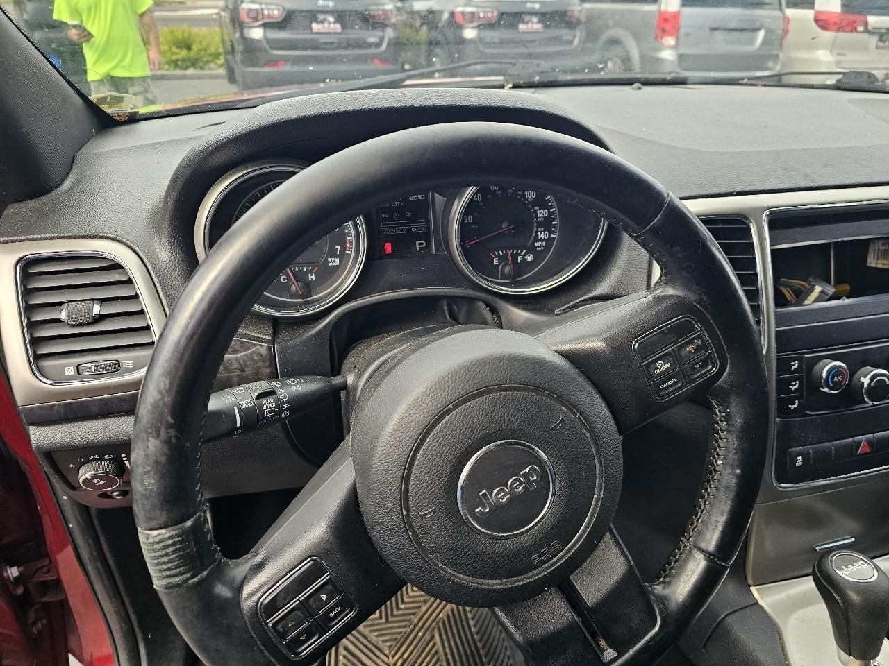 Jeep Grand Cherokee Laredo 4WD 2012
