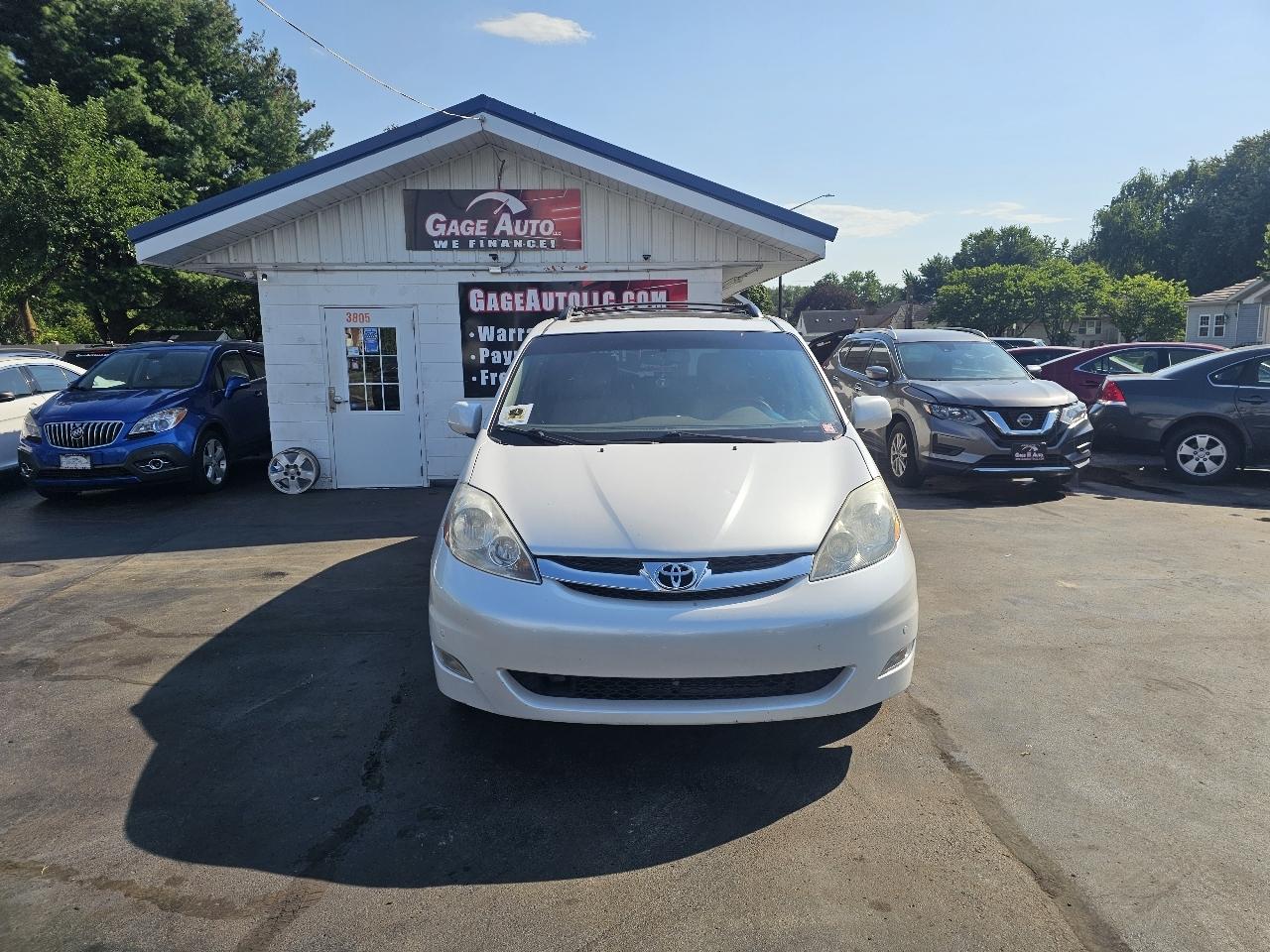 Toyota Sienna XLE FWD 2008