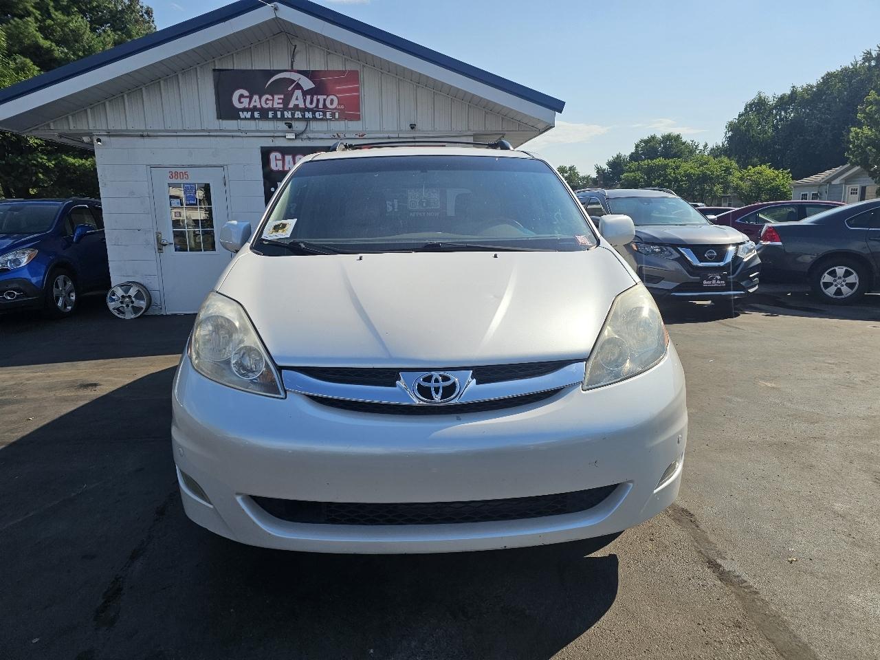 Toyota Sienna XLE FWD 2008