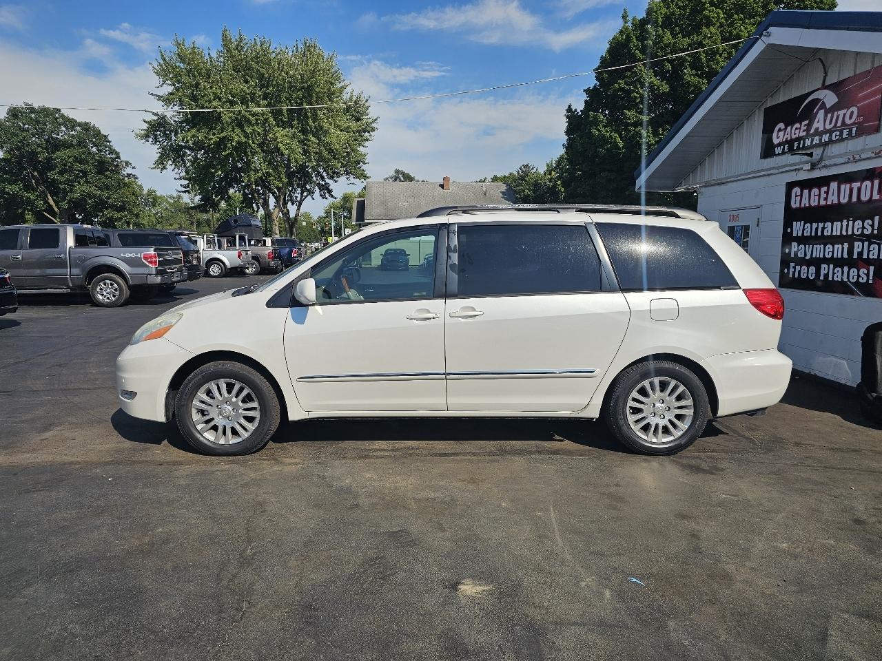 Toyota Sienna XLE FWD 2008