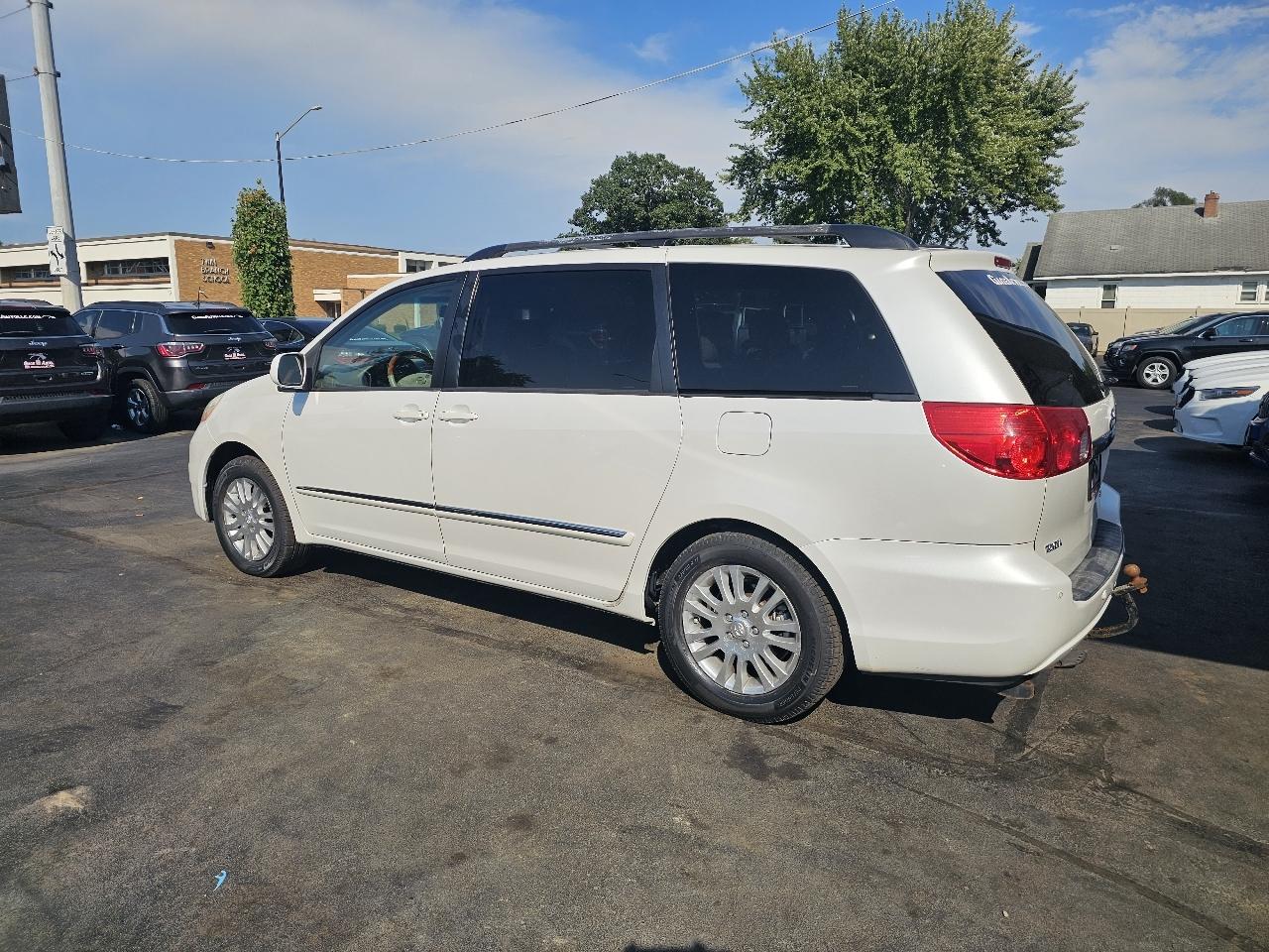 Toyota Sienna XLE FWD 2008