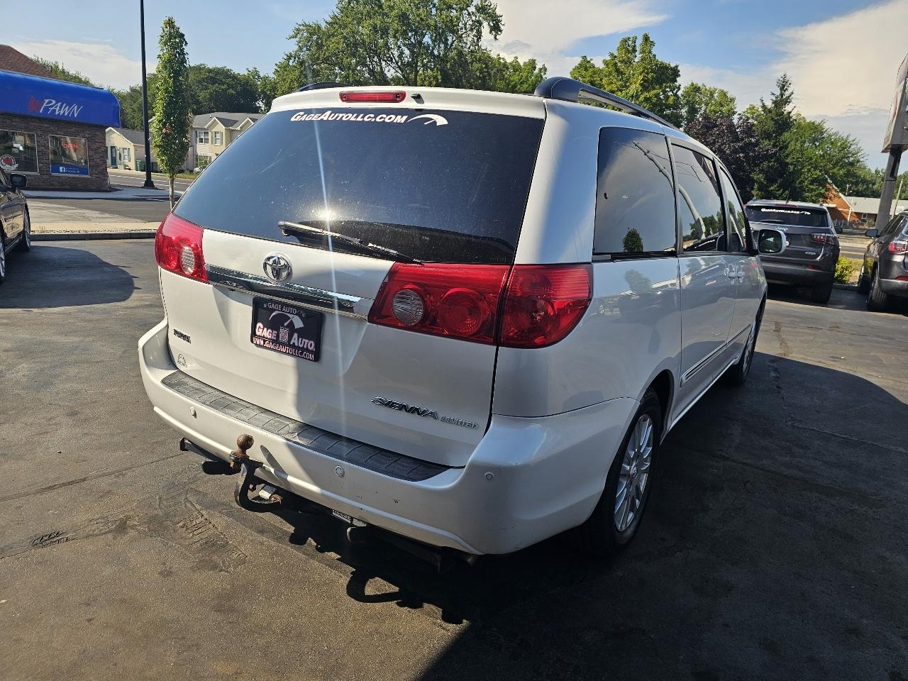 Toyota Sienna XLE FWD 2008