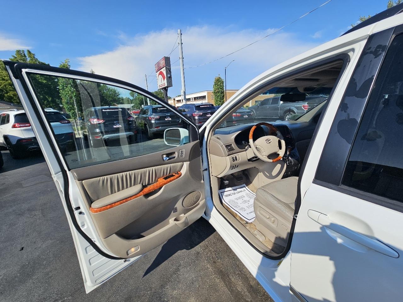 Toyota Sienna XLE FWD 2008