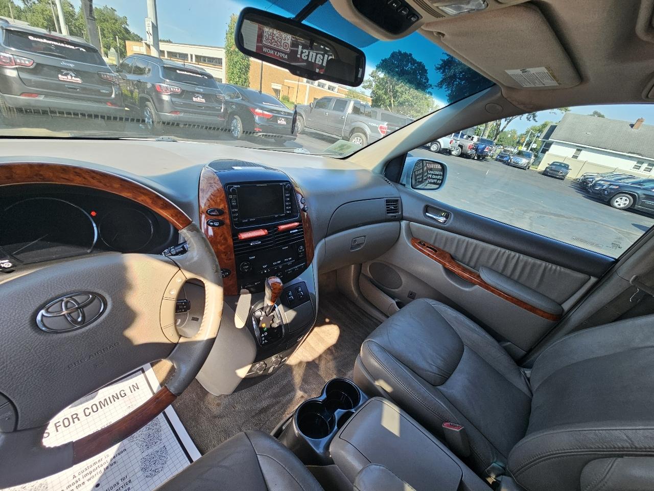 Toyota Sienna XLE FWD 2008