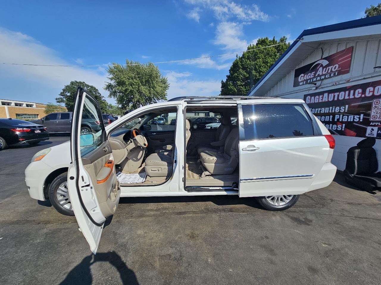 Toyota Sienna XLE FWD 2008