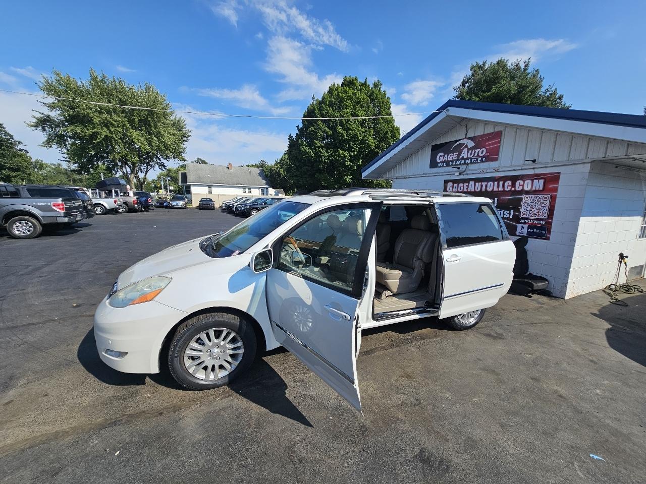 Toyota Sienna XLE FWD 2008
