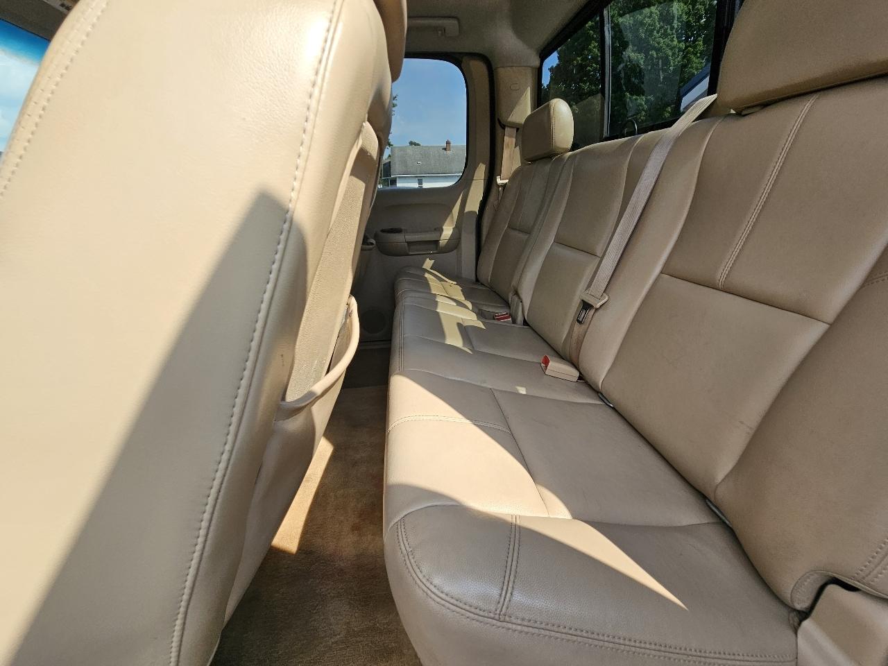 Chevrolet Silverado 1500 Work Truck Ext. Cab Std. Box 4WD 2008