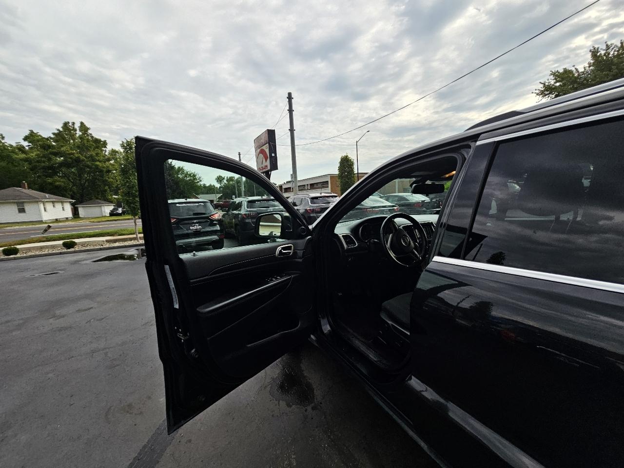 Jeep Grand Cherokee Laredo 4WD 2016