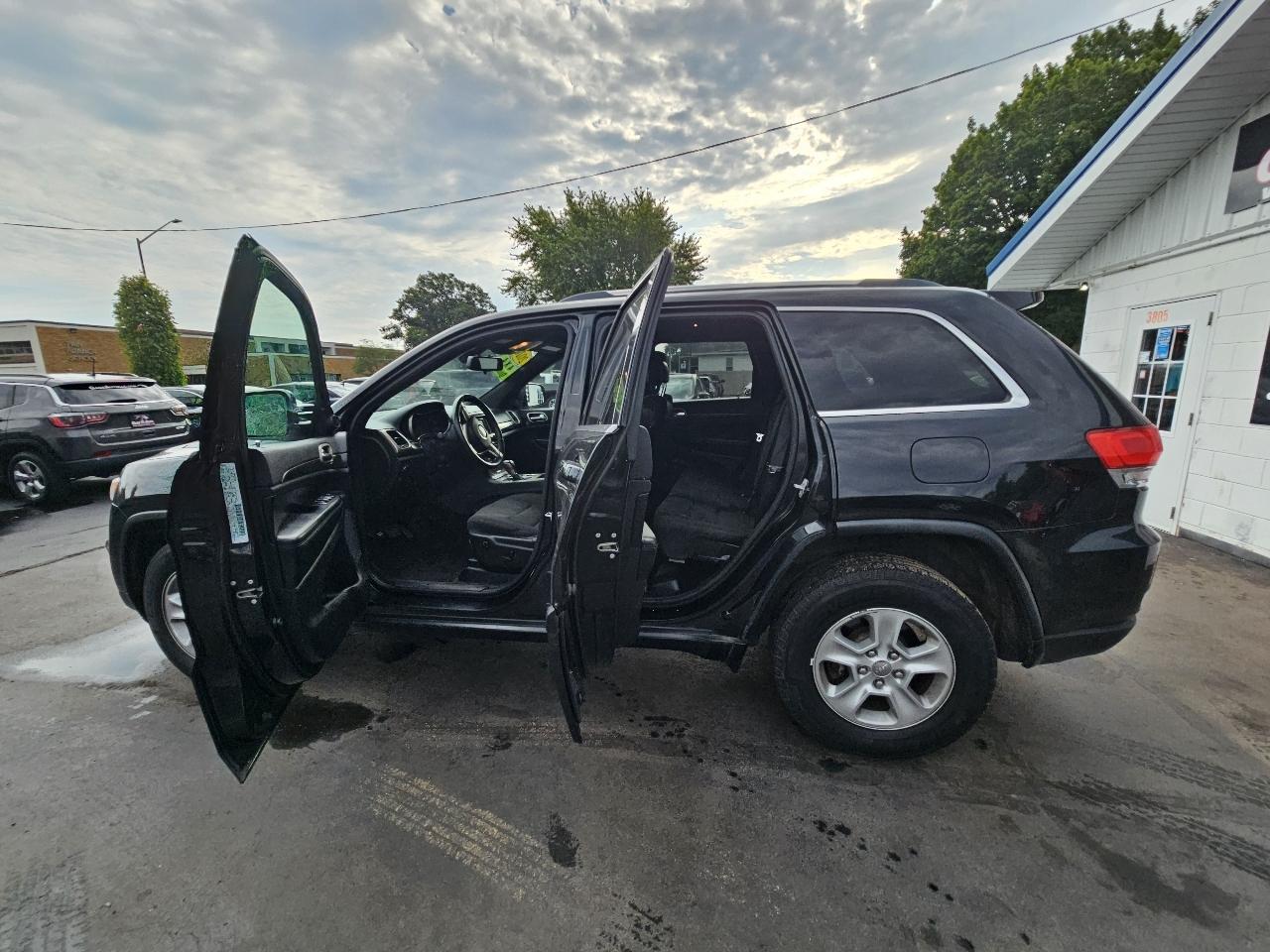 Jeep Grand Cherokee Laredo 4WD 2016