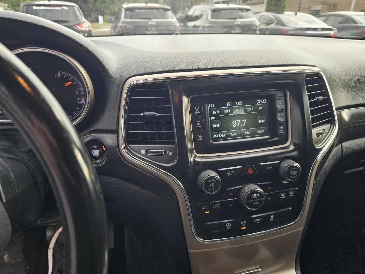Jeep Grand Cherokee Laredo 4WD 2016