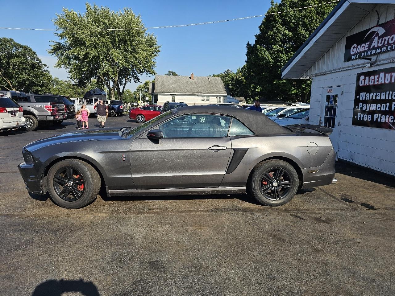 Ford Mustang V6 Convertible 2014