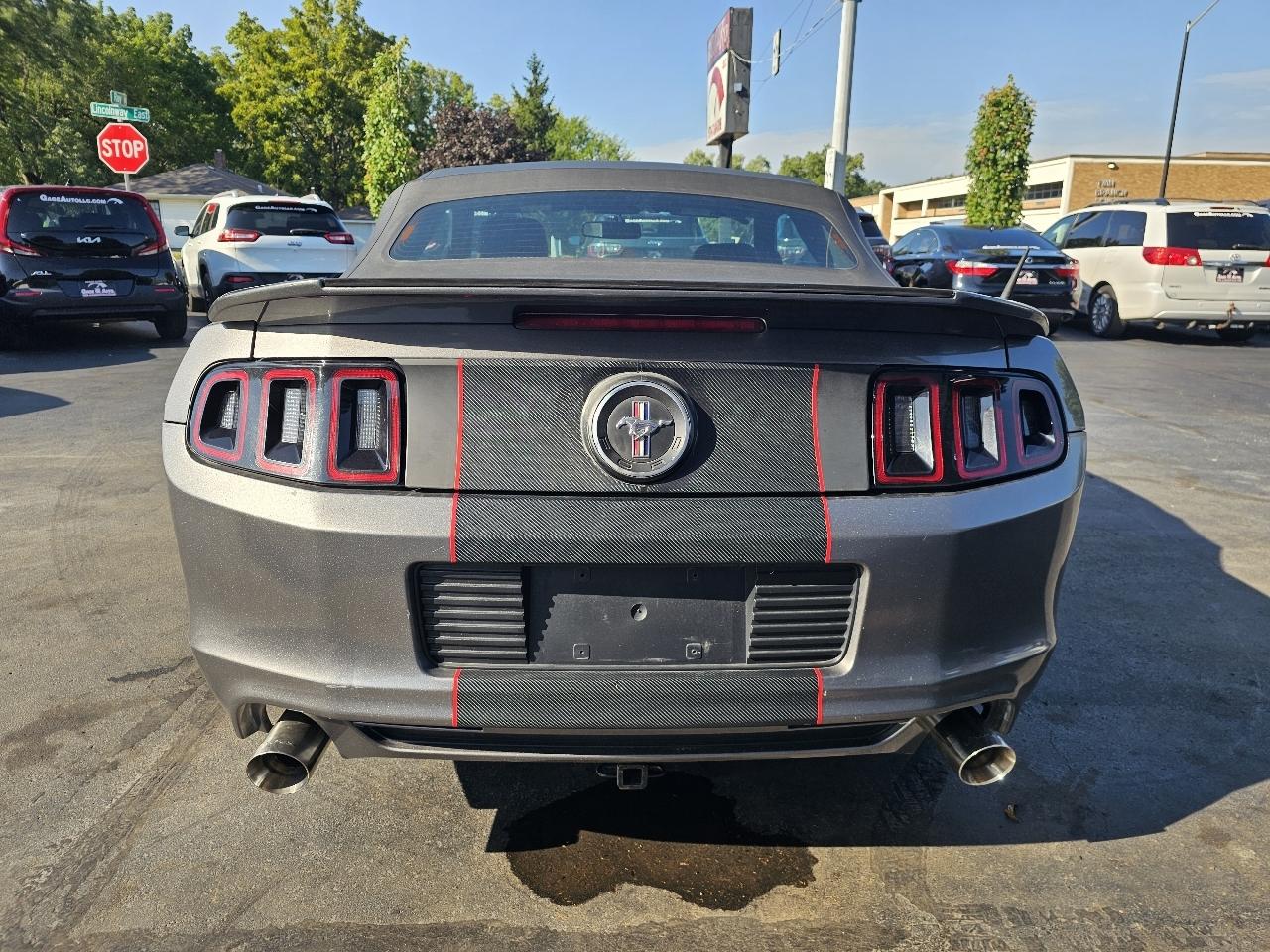 Ford Mustang V6 Convertible 2014