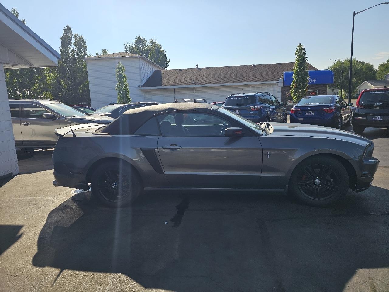 Ford Mustang V6 Convertible 2014