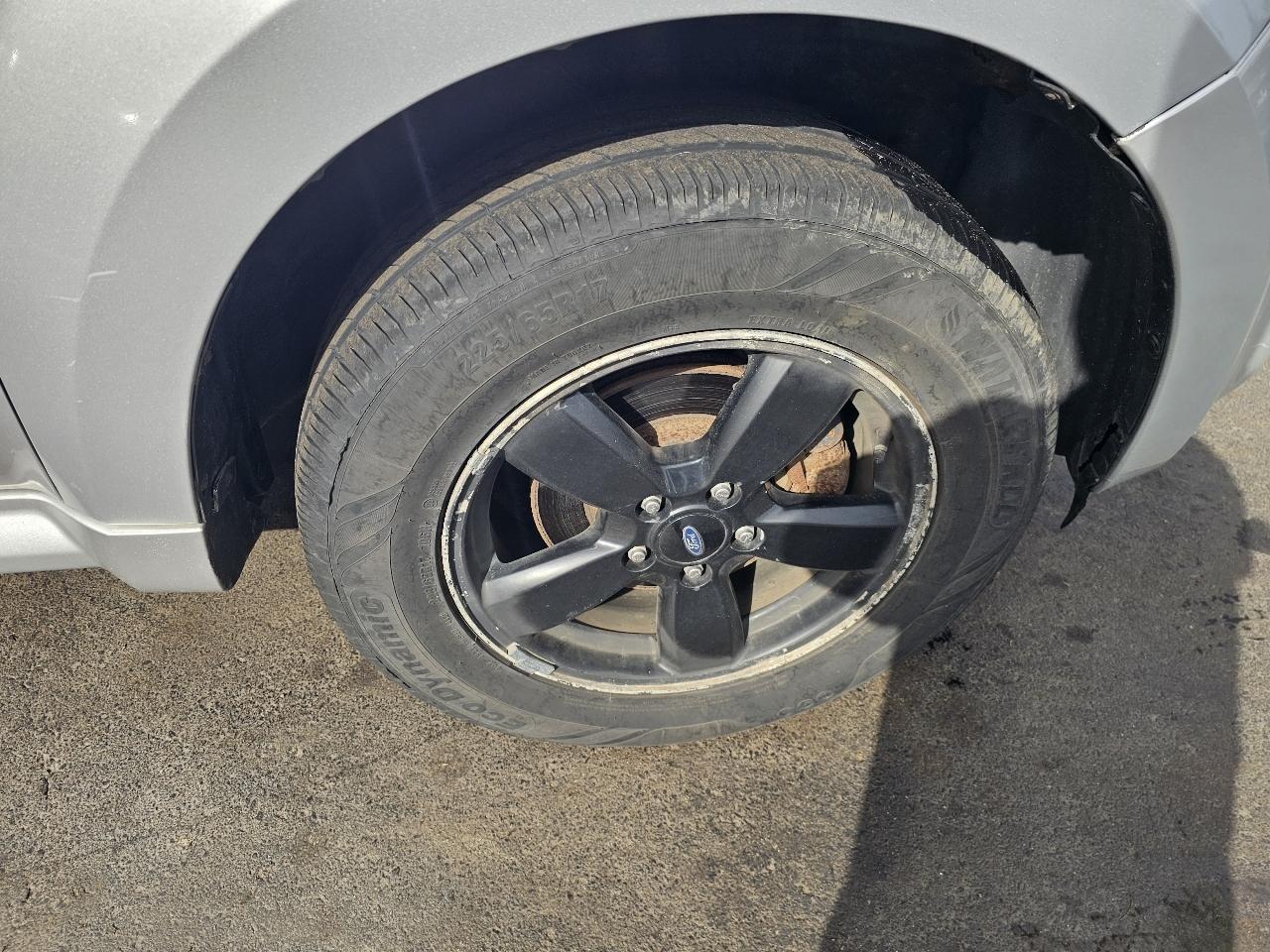 Ford Escape XLT FWD 2012