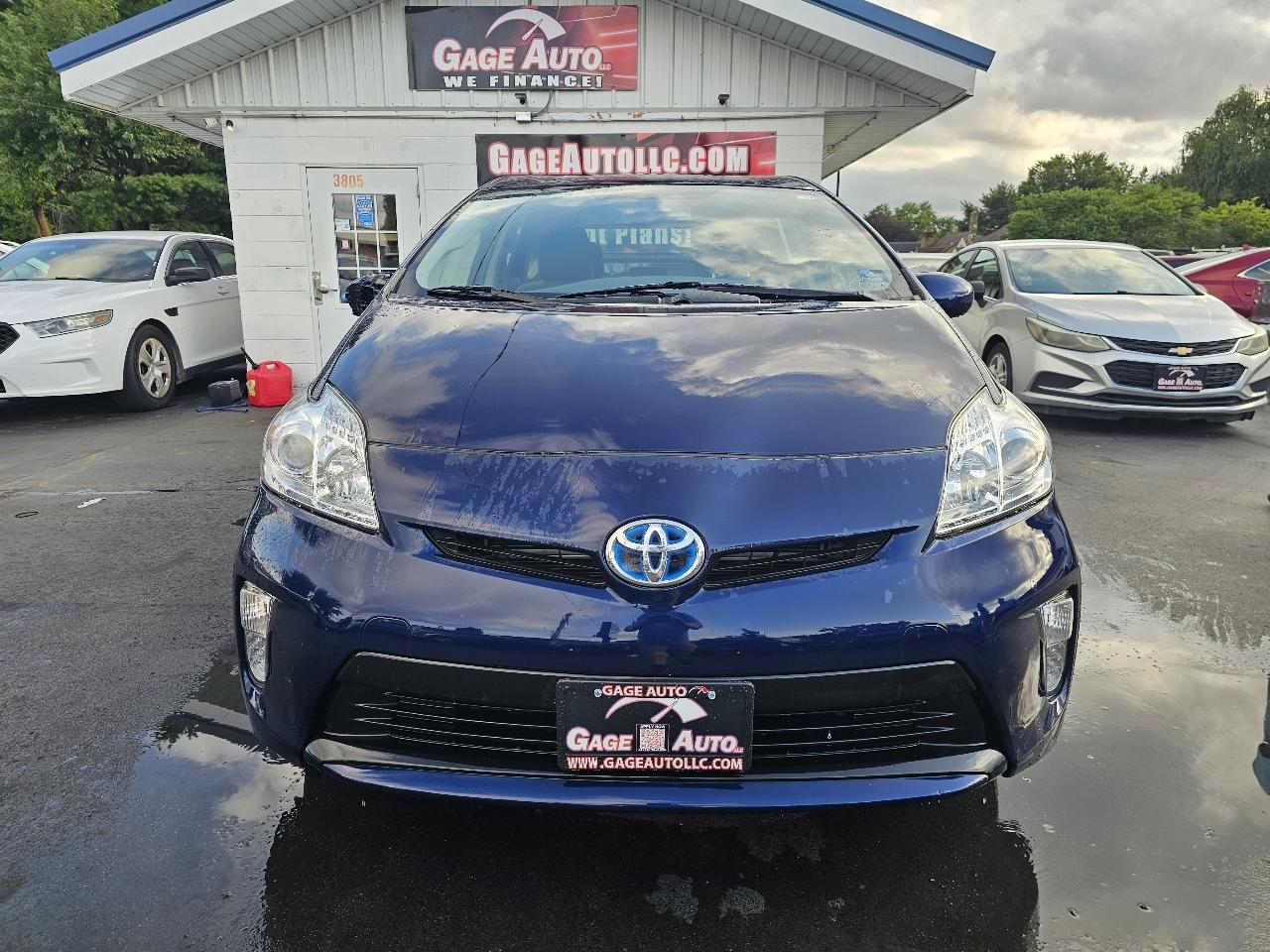 Toyota Prius Prius V 2012