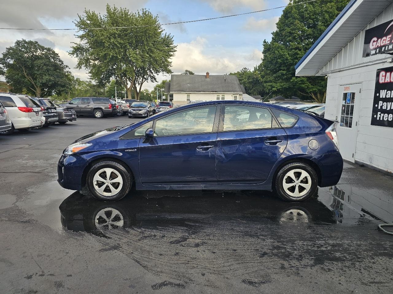 Toyota Prius Prius V 2012
