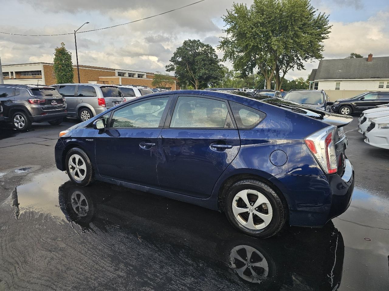Toyota Prius Prius V 2012