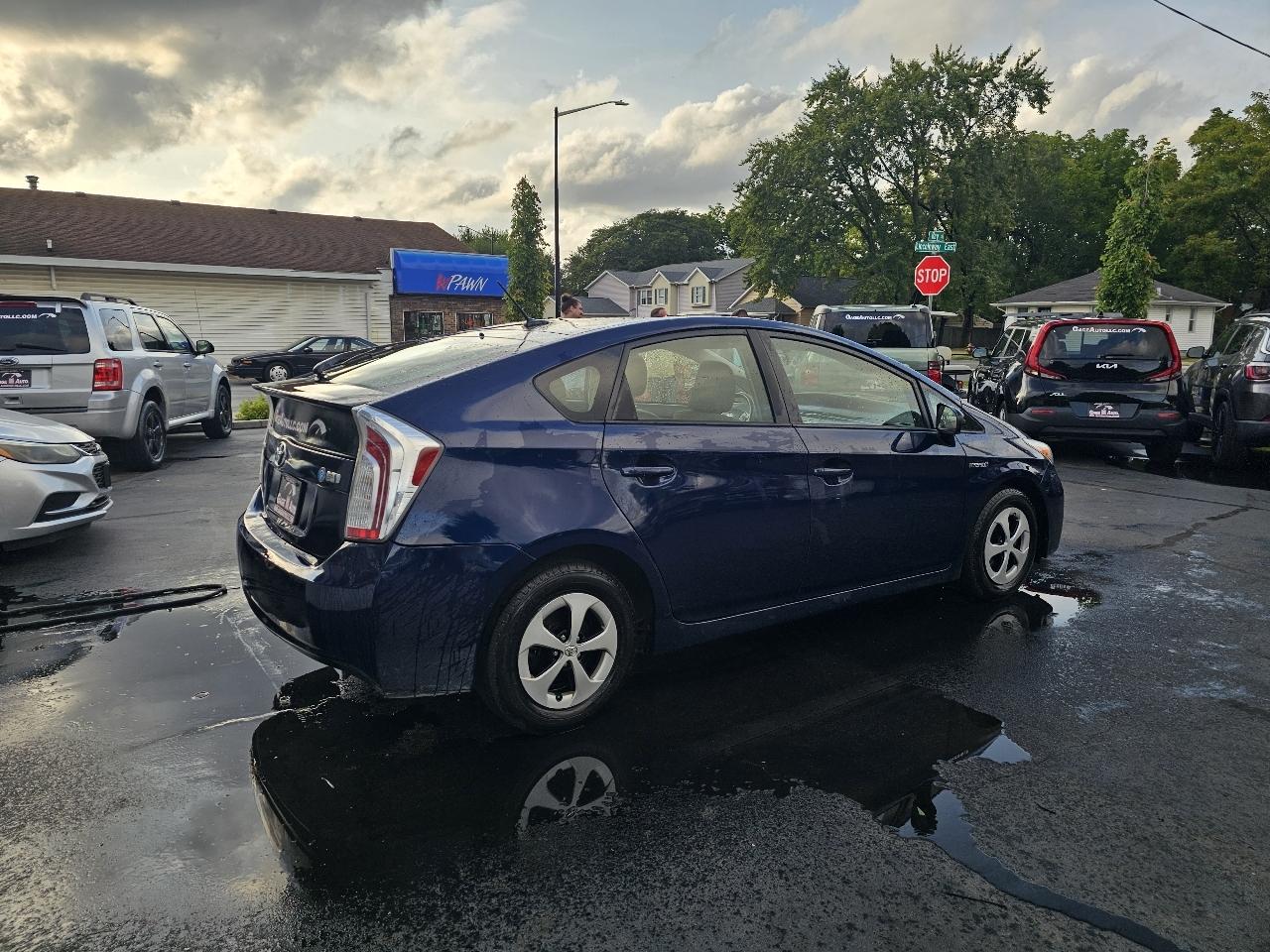 Toyota Prius Prius V 2012