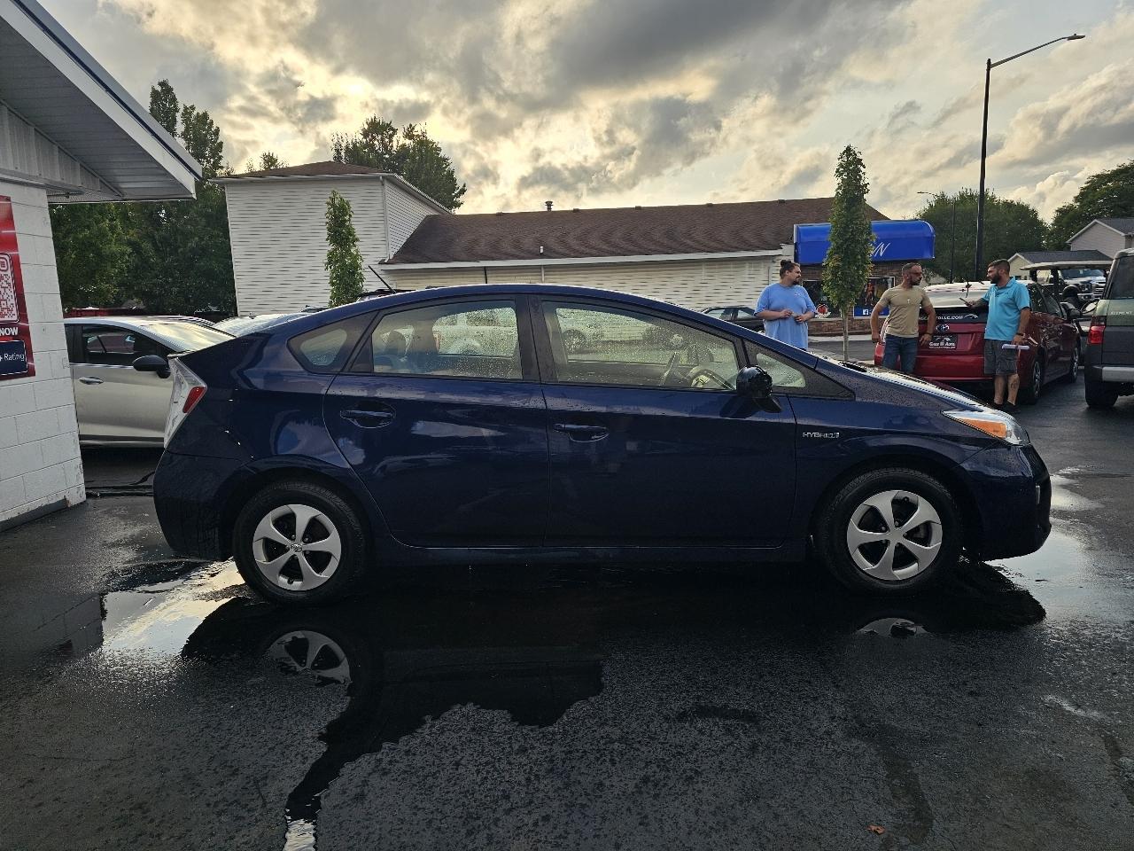 Toyota Prius Prius V 2012