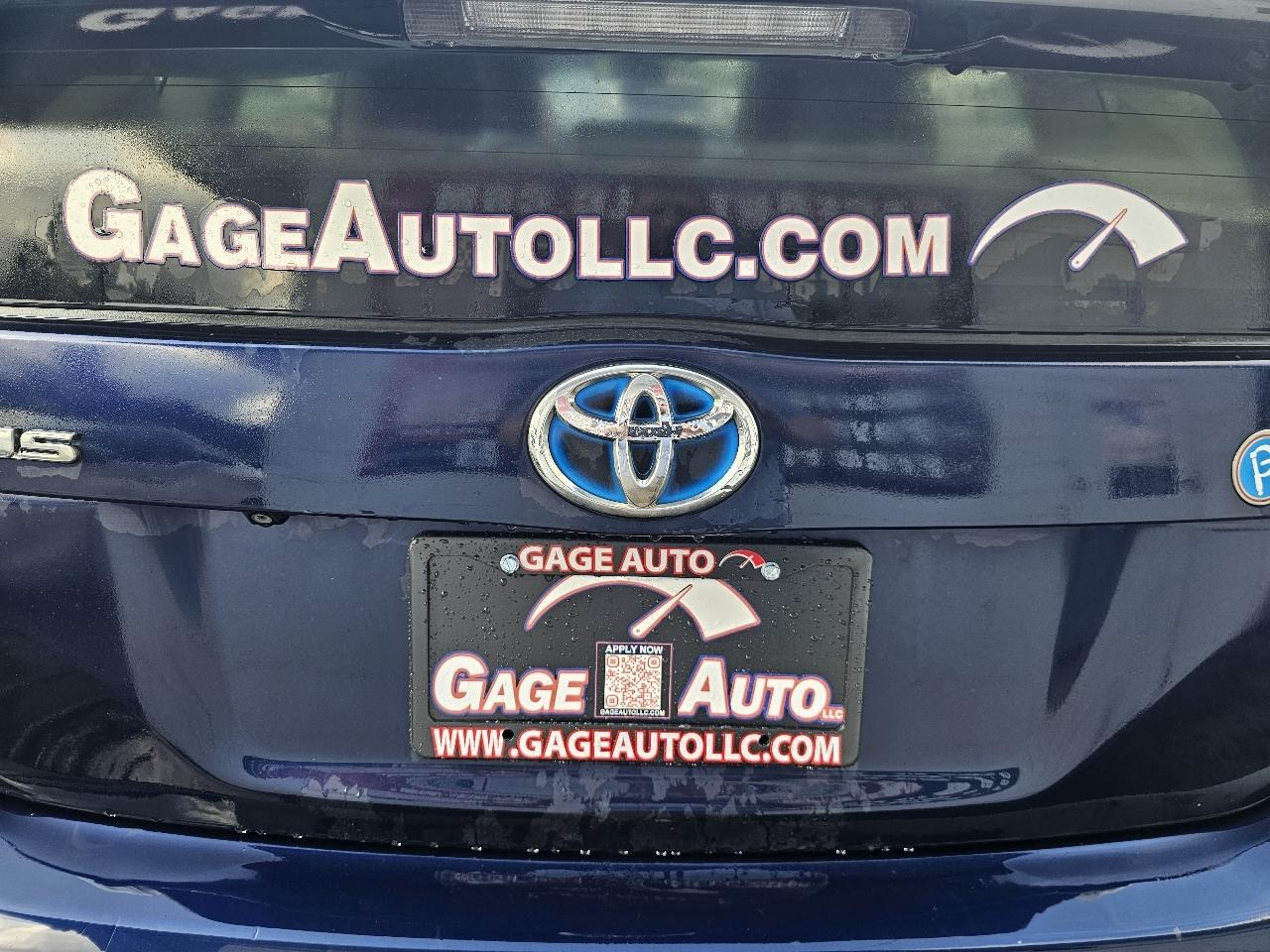 Toyota Prius Prius V 2012