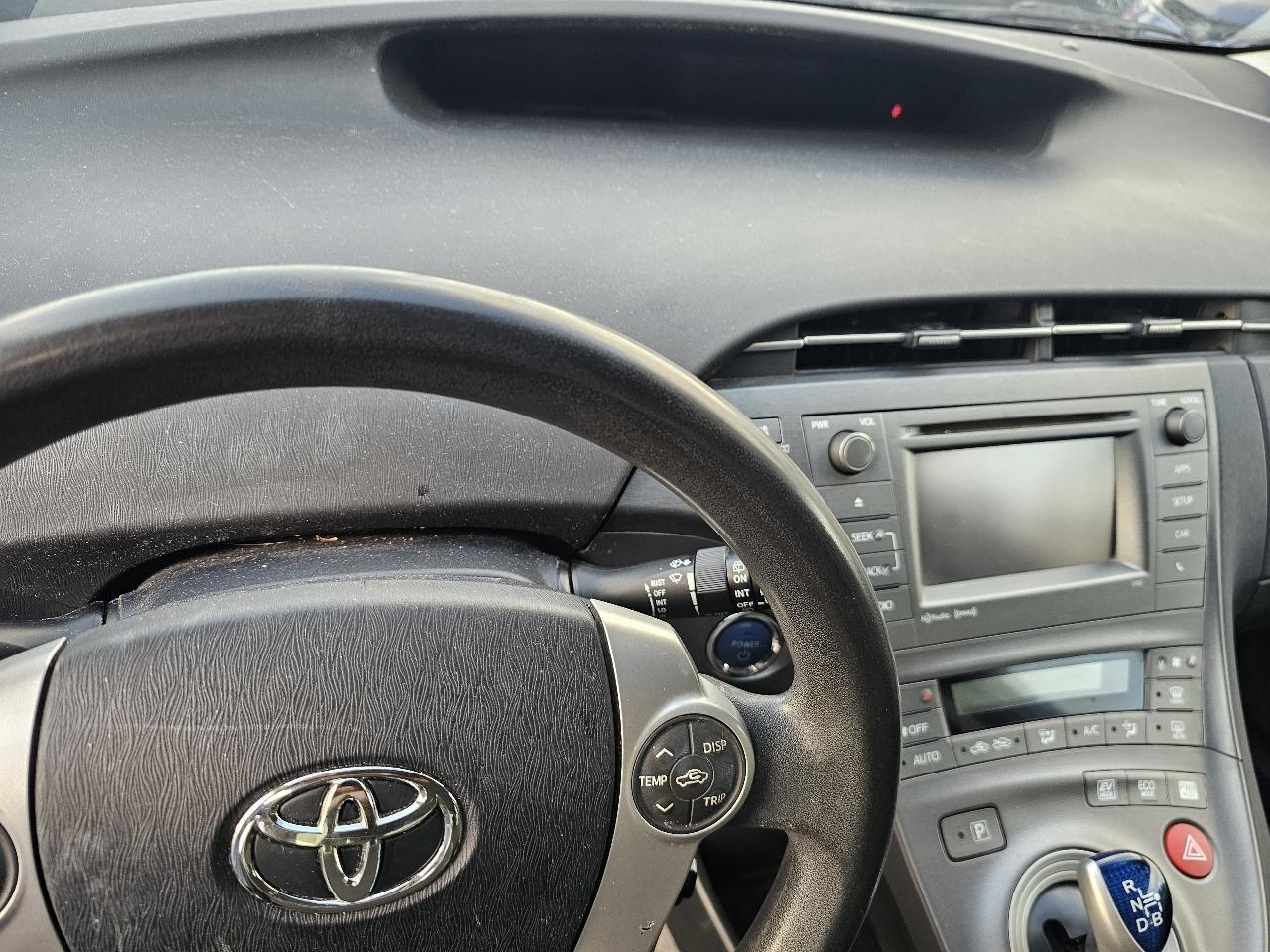 Toyota Prius Prius V 2012