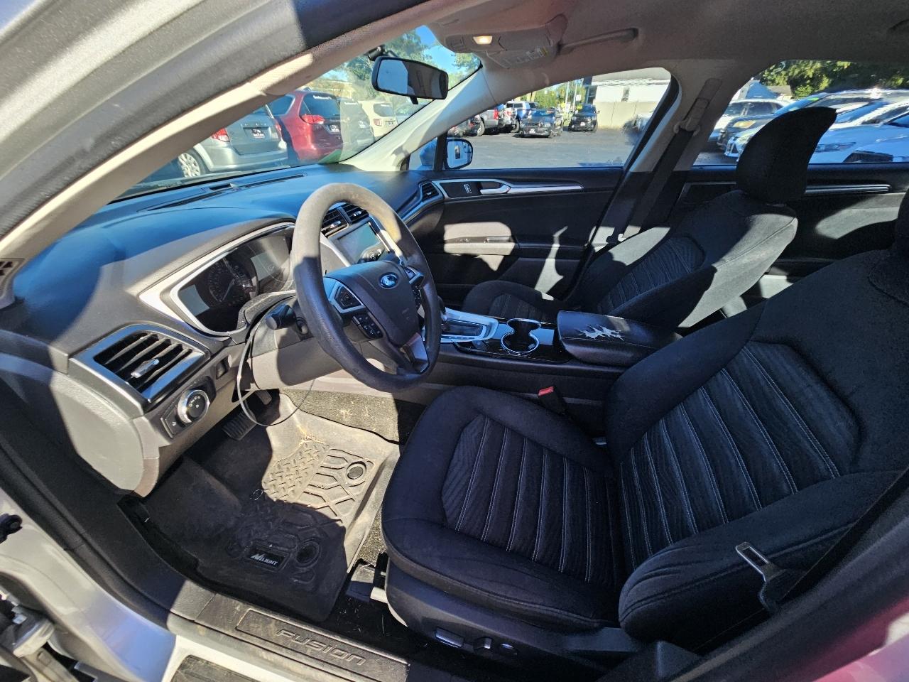 Ford Fusion SE 2016