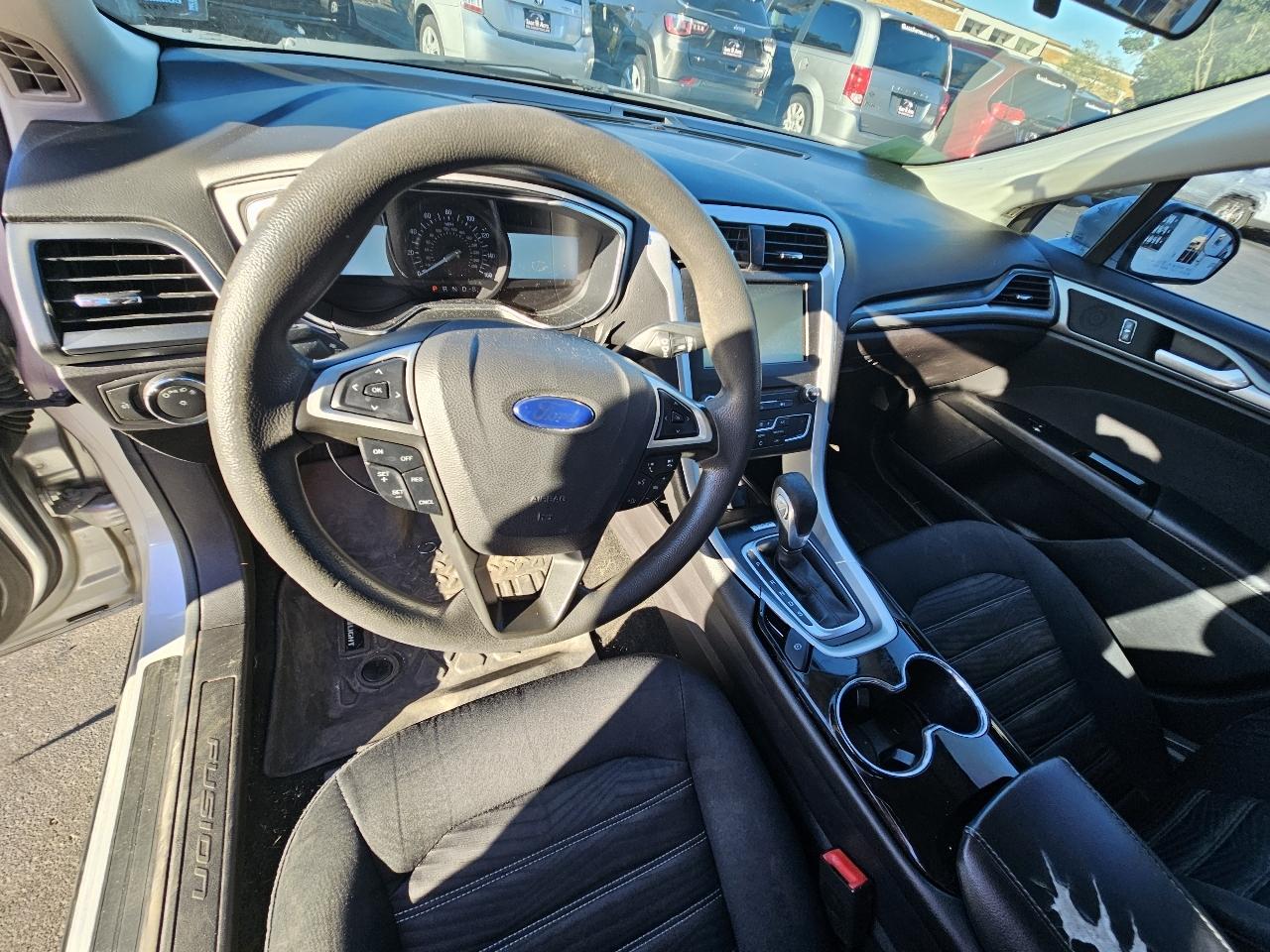 Ford Fusion SE 2016
