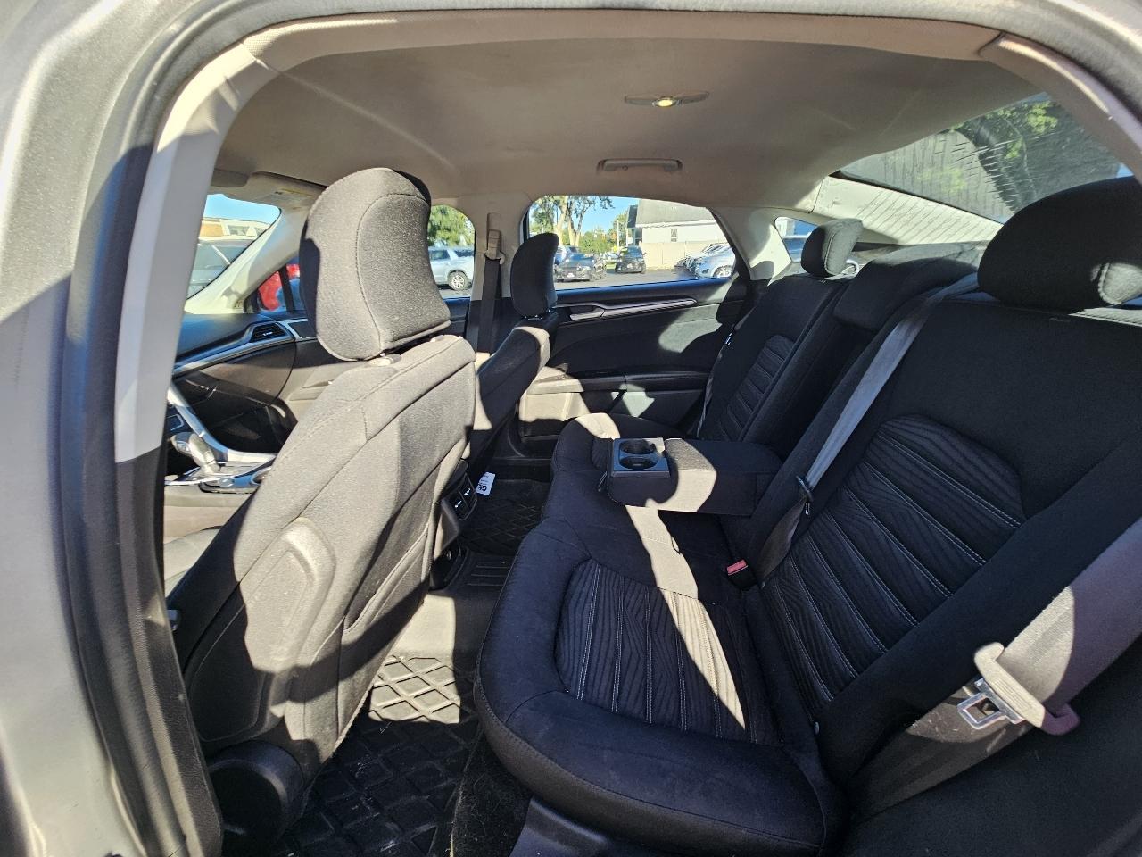 Ford Fusion SE 2016