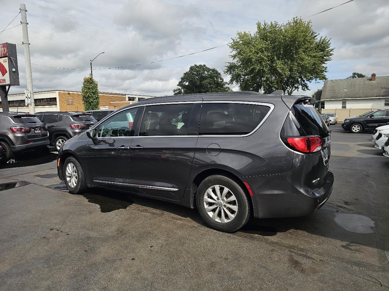 Chrysler Pacifica Touring-L 2017