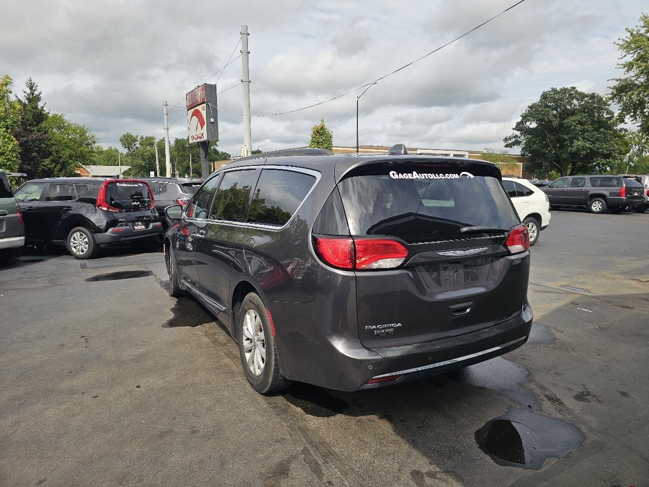 Chrysler Pacifica Touring-L 2017