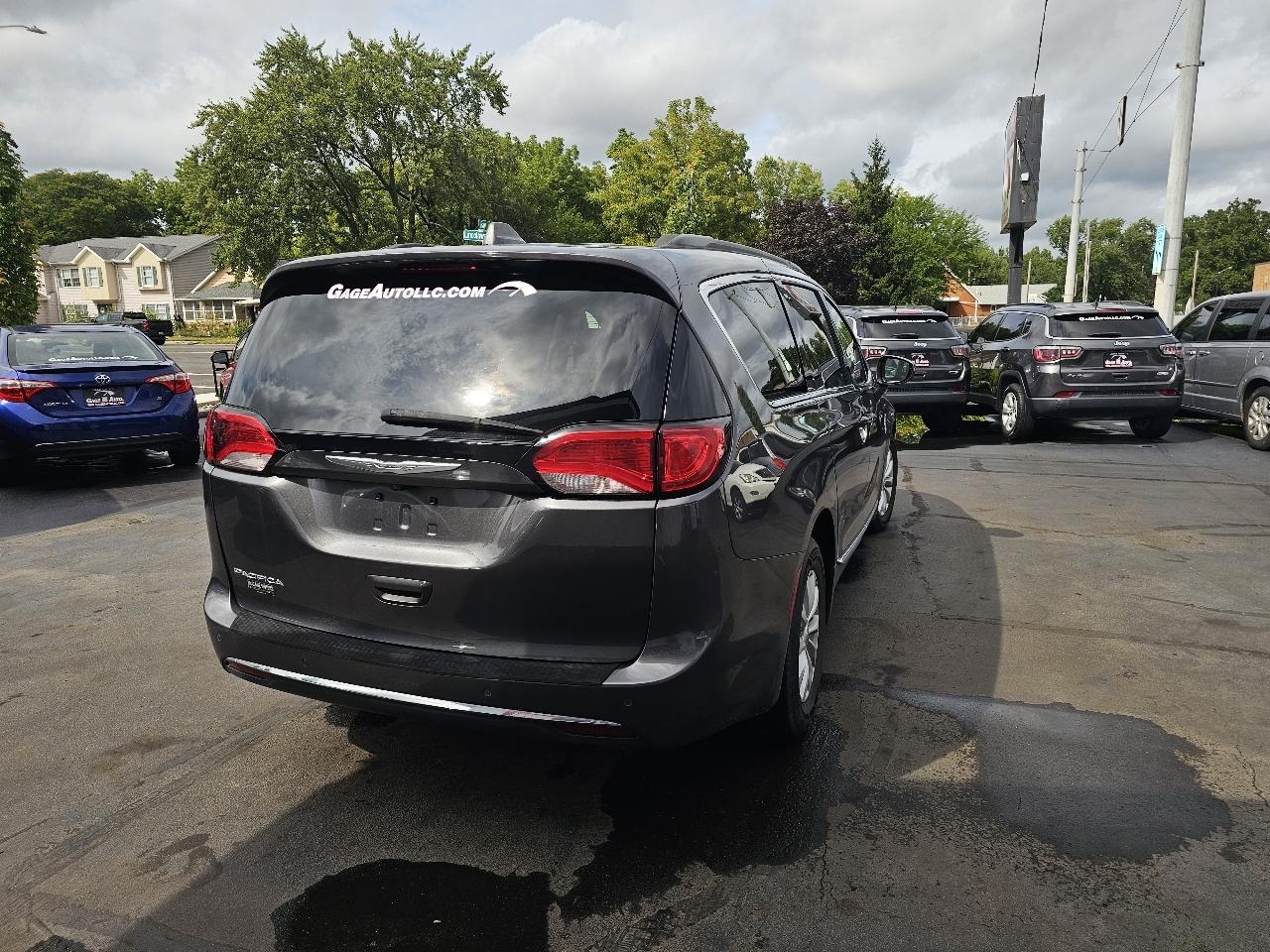 Chrysler Pacifica Touring-L 2017