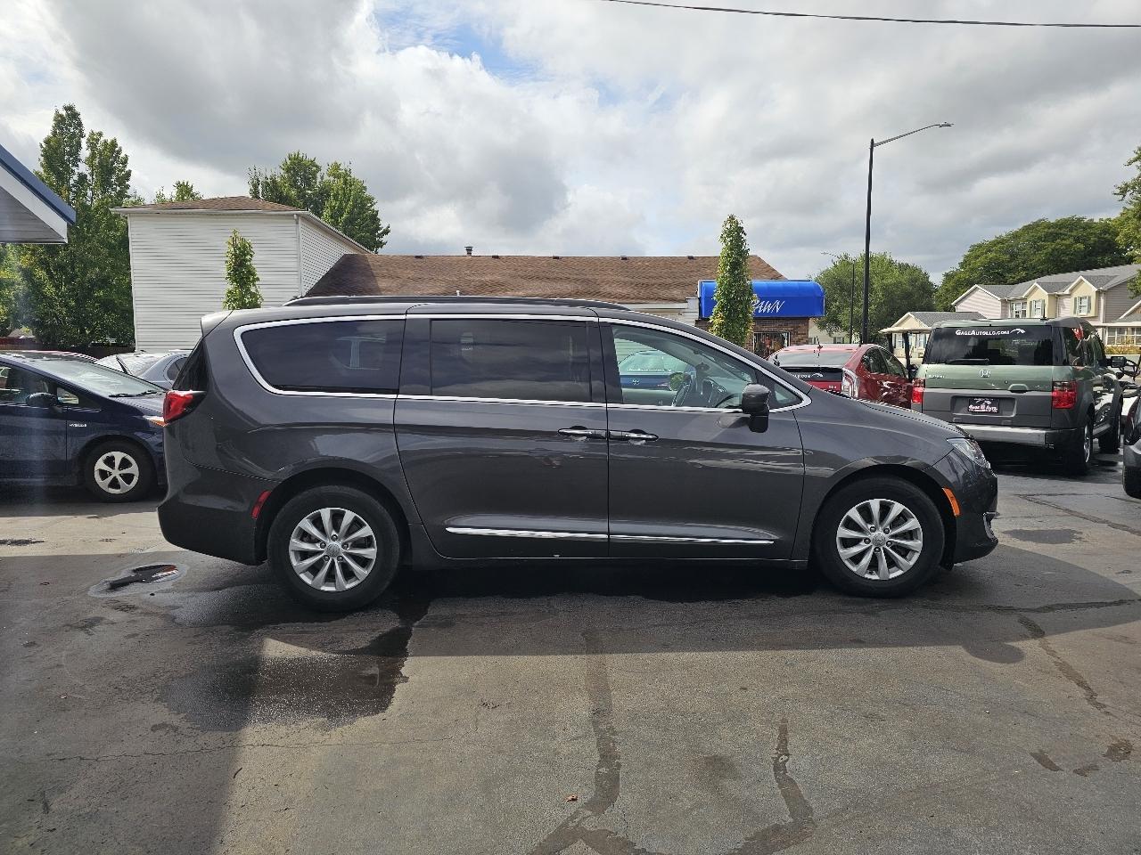Chrysler Pacifica Touring-L 2017
