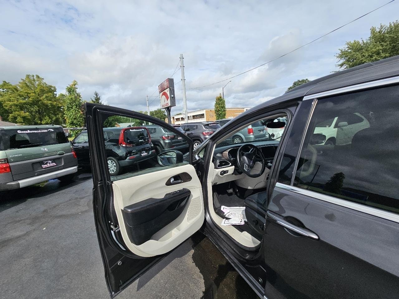 Chrysler Pacifica Touring-L 2017