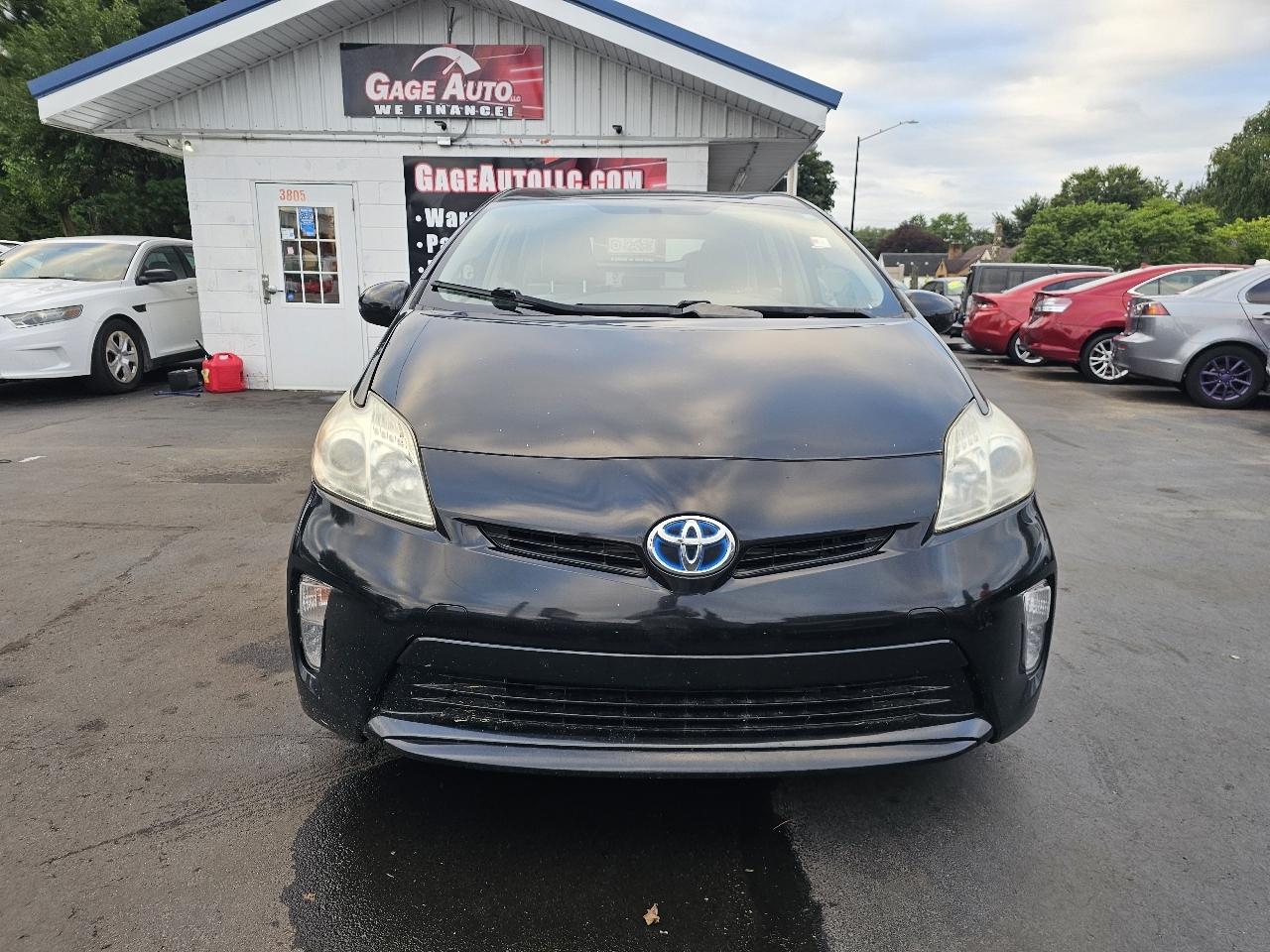 Toyota Prius Two 2014