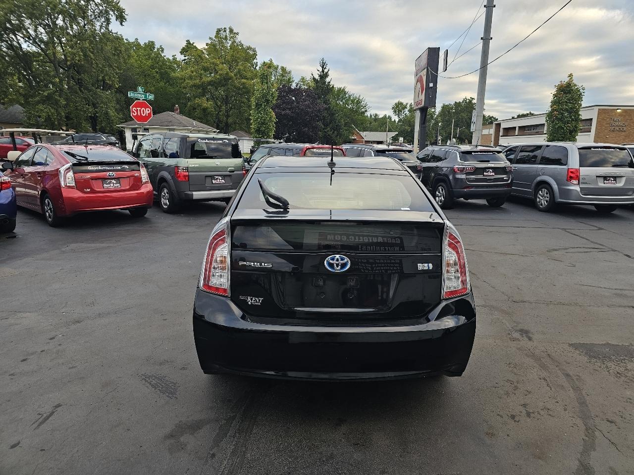 Toyota Prius Two 2014