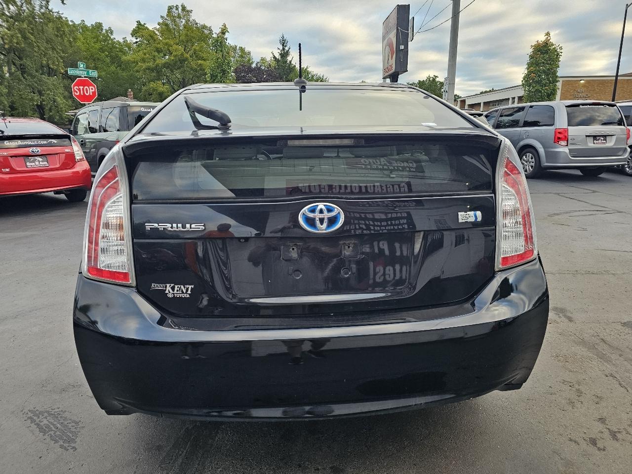 Toyota Prius Two 2014