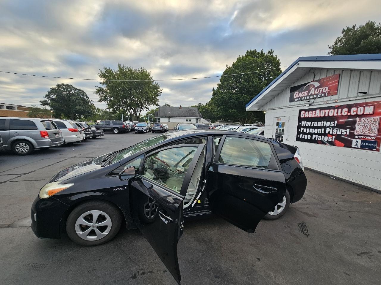 Toyota Prius Two 2014