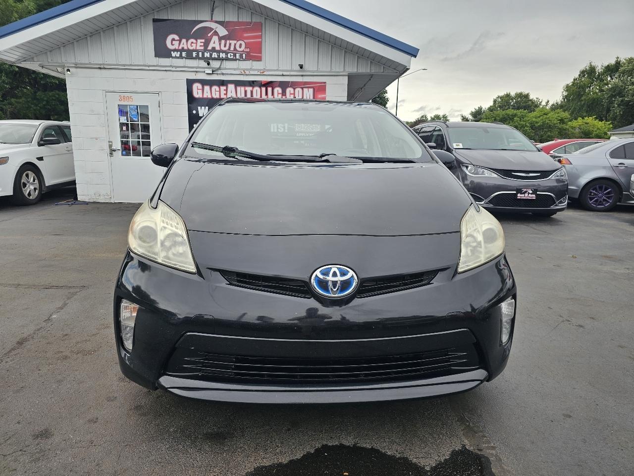 Toyota Prius Two 2014