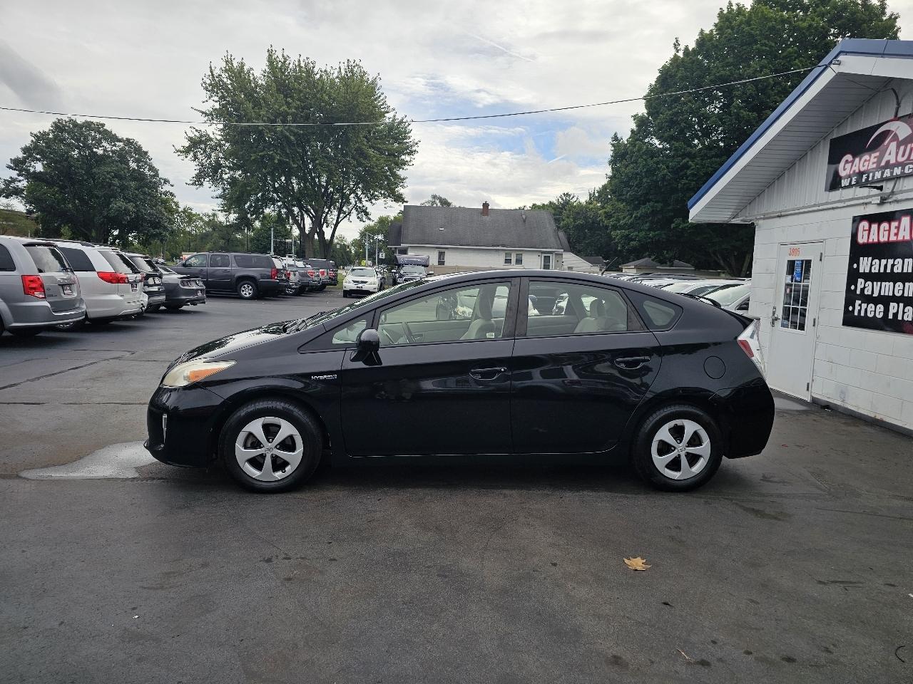 Toyota Prius Two 2014