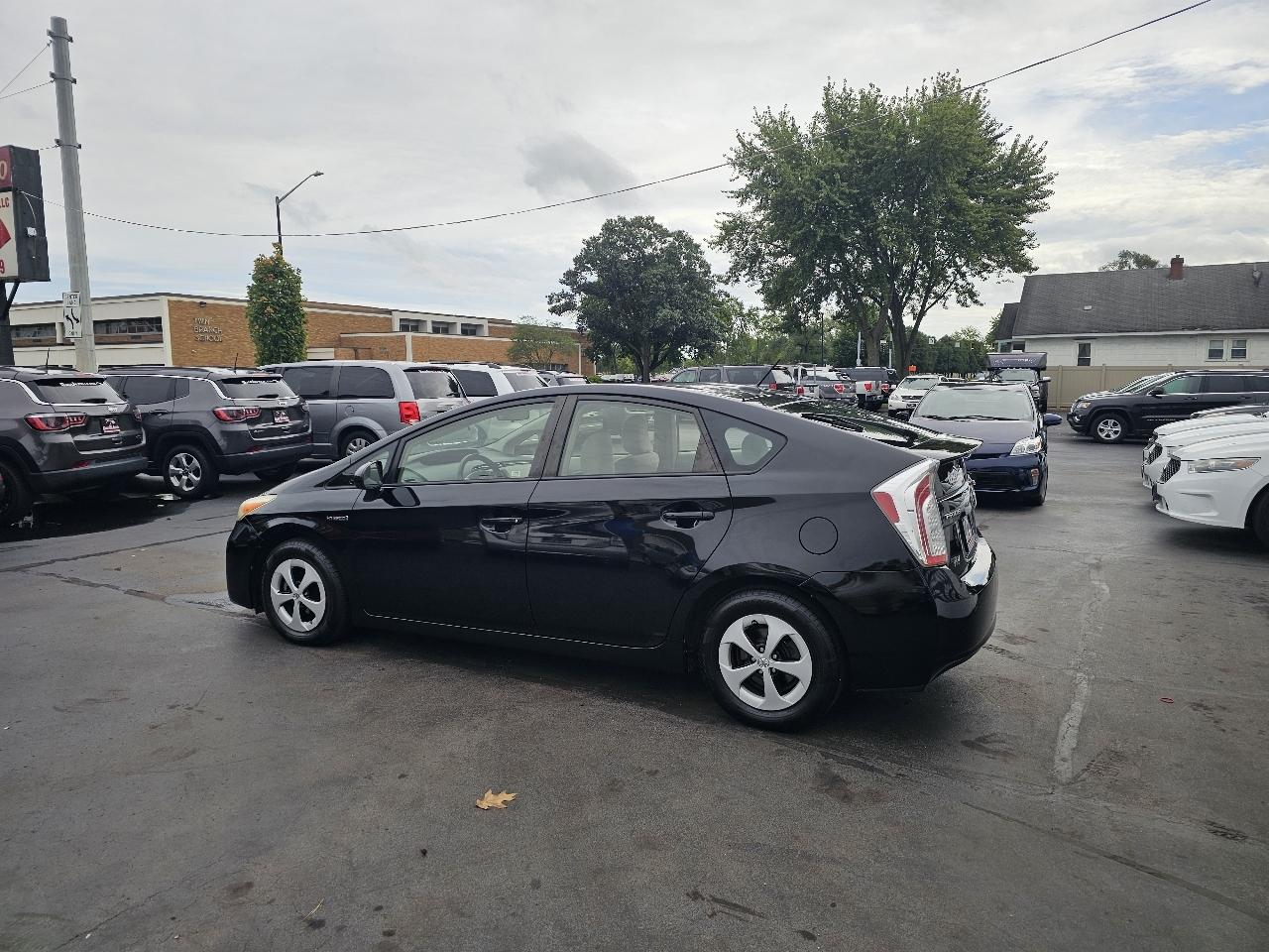 Toyota Prius Two 2014