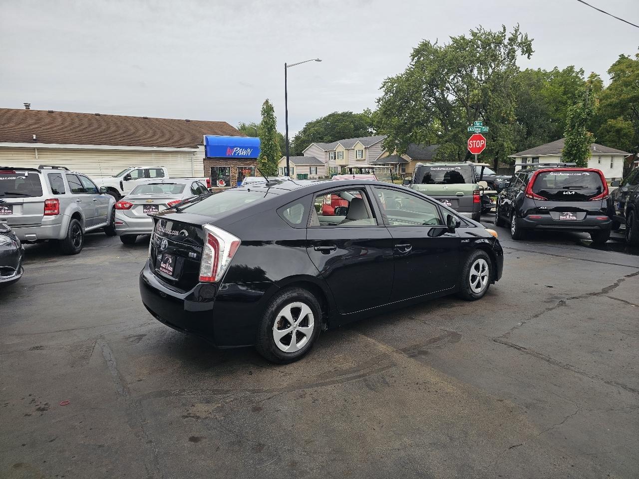 Toyota Prius Two 2014