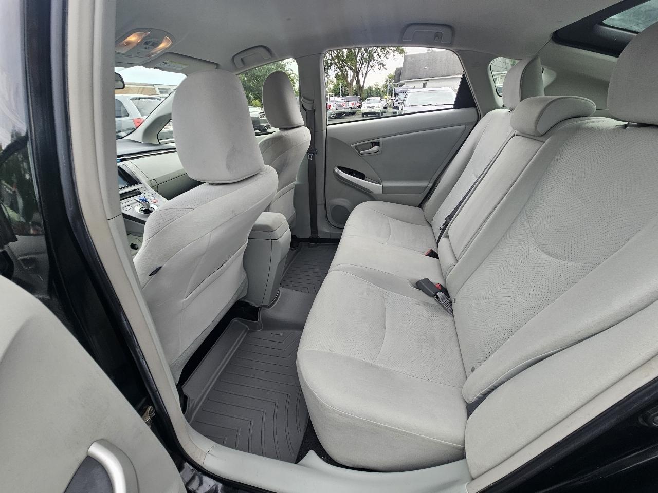 Toyota Prius Two 2014