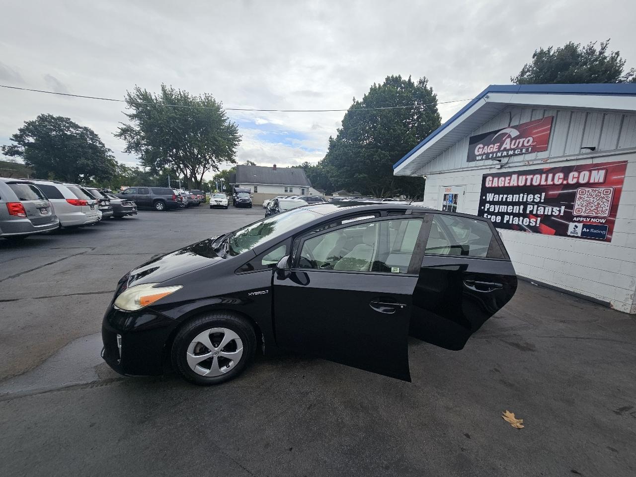 Toyota Prius Two 2014