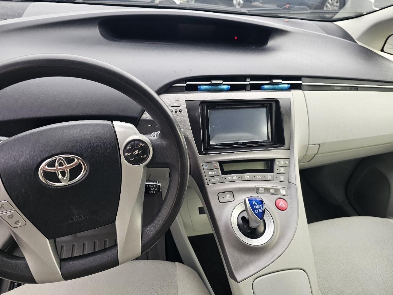 Toyota Prius Two 2014