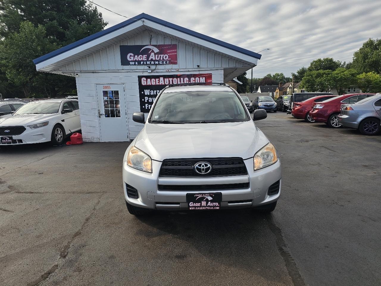 Toyota RAV4 Base I4 2WD 2010