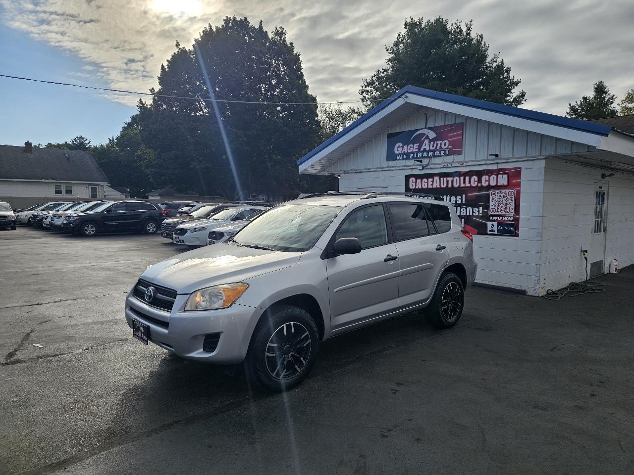 Toyota RAV4 Base I4 2WD 2010
