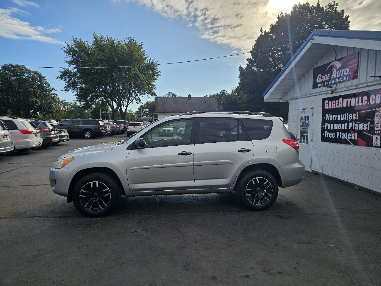 Toyota RAV4 Base I4 2WD 2010